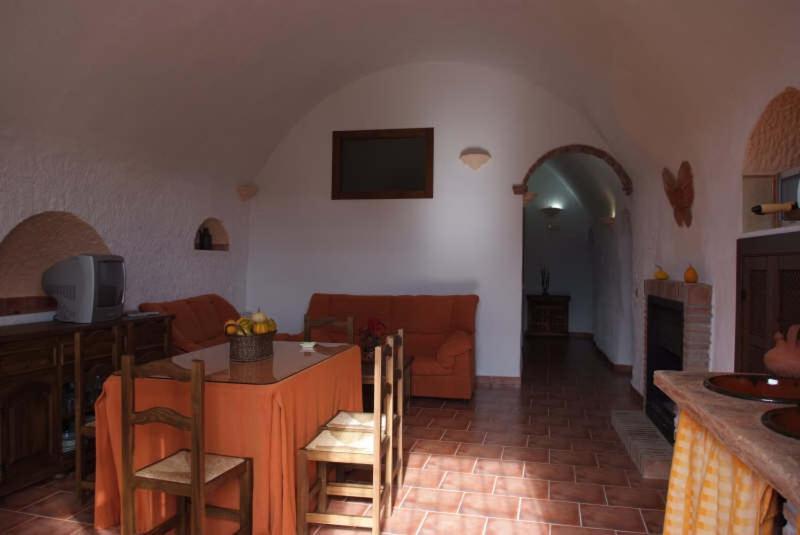 Benalúa de Guadix Cuevas La Chumberaゲストハウス エクステリア 写真