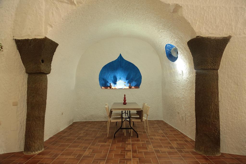 Benalúa de Guadix Cuevas La Chumberaゲストハウス エクステリア 写真